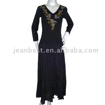 3_4_Sleeve_V_Neck_Dress_with_Embroidery_on_Front_Neck.jpg